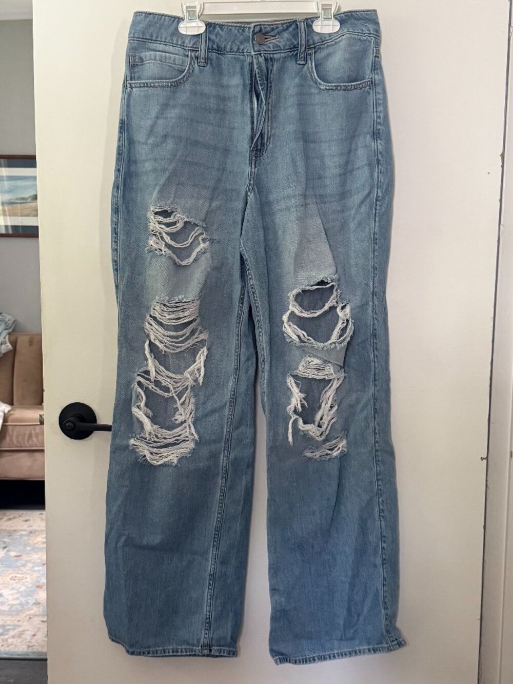 Hollister Ultra High-Rise Baggy Distressed Jeans W28R